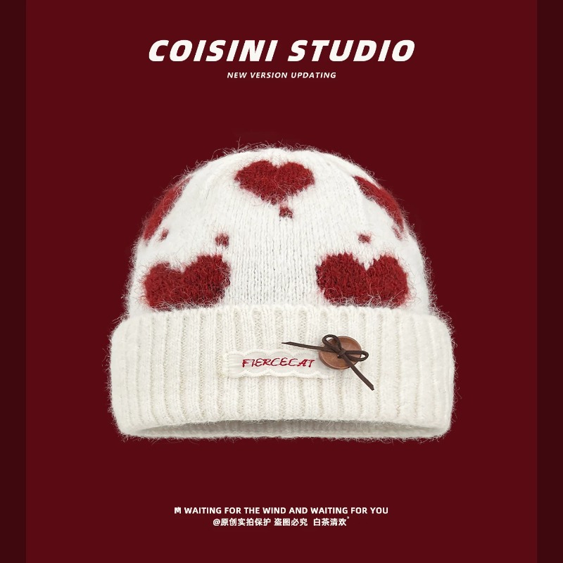 Beanie Cuffed Knit - Topi Rajut Berbulu dengan Motif Hati